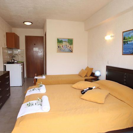 Elounda Olive Garden Apts & Studios Exteriör bild